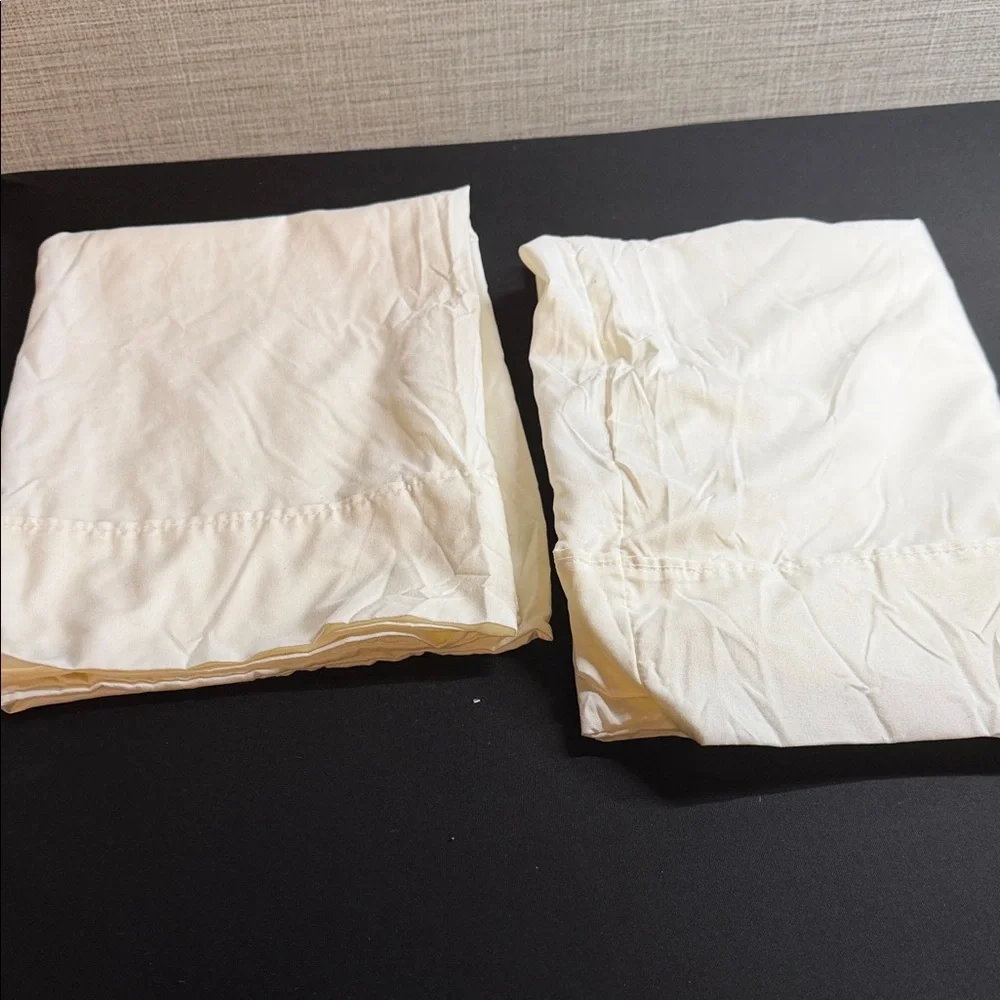 Elegant Cream Bedding Set